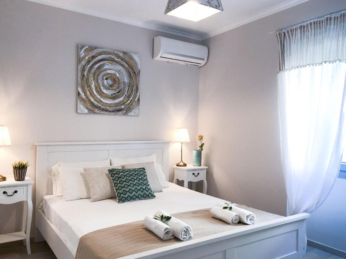 Alekas Harbour House Villa Kassiopi Bagian luar foto